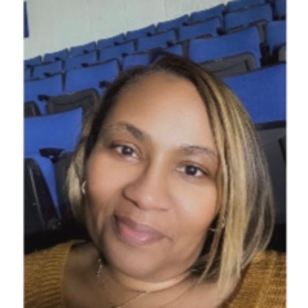 Meet our Founding Member! DeAngela @pinkladyeboutiq